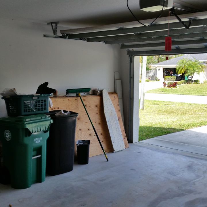 For Rent: $2,299 (3 beds, 2 baths, 2006 Square Feet)