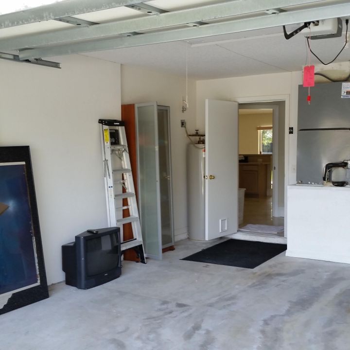 For Rent: $2,299 (3 beds, 2 baths, 2006 Square Feet)