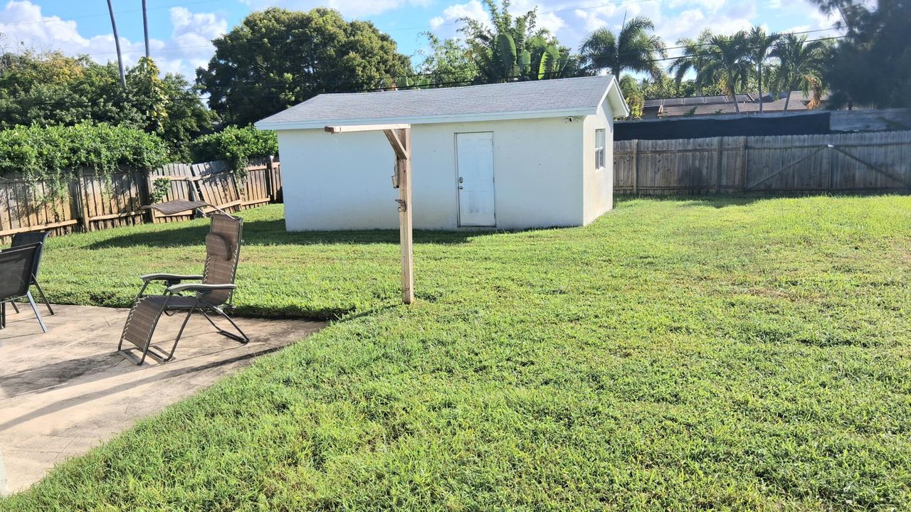 Под контрактом: $3,200 (4 спален, 2 ванн, 1215 Квадратных фут)