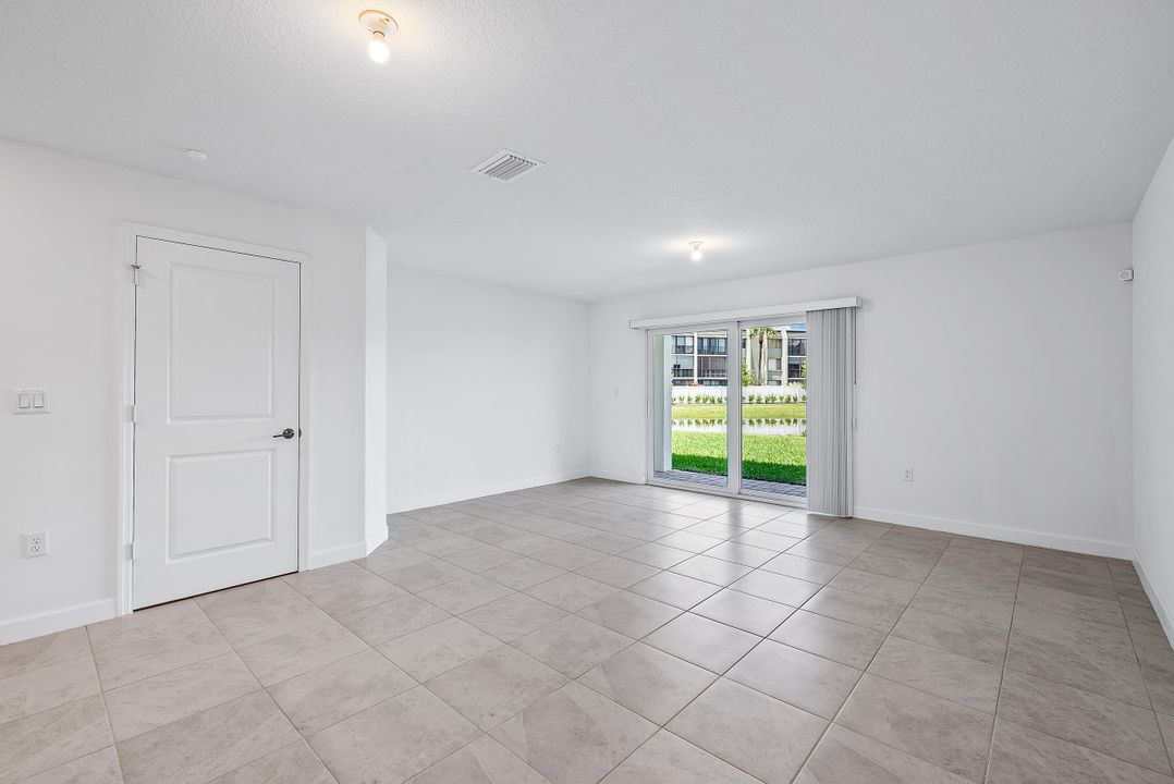 В аренду: $2,950 (3 спален, 2 ванн, 1568 Квадратных фут)