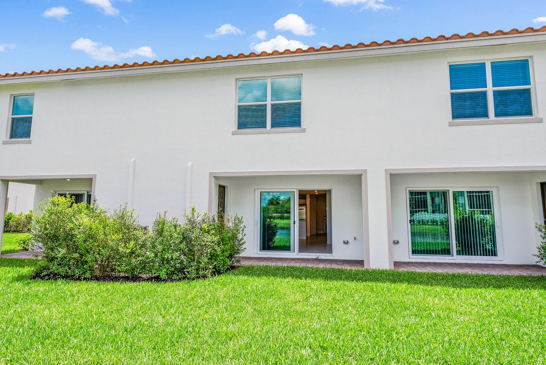 В аренду: $2,950 (3 спален, 2 ванн, 1568 Квадратных фут)