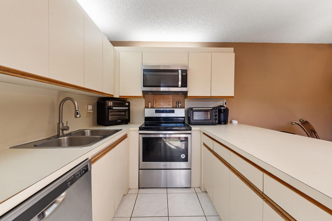 待售: $314,000 (2 贝兹, 2 浴室, 1236 平方英尺)