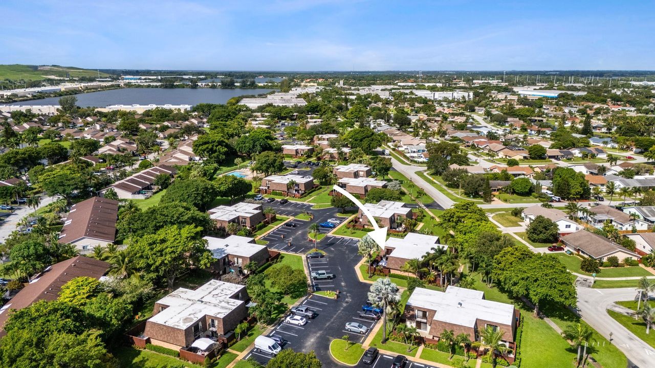 待售: $314,000 (2 贝兹, 2 浴室, 1236 平方英尺)