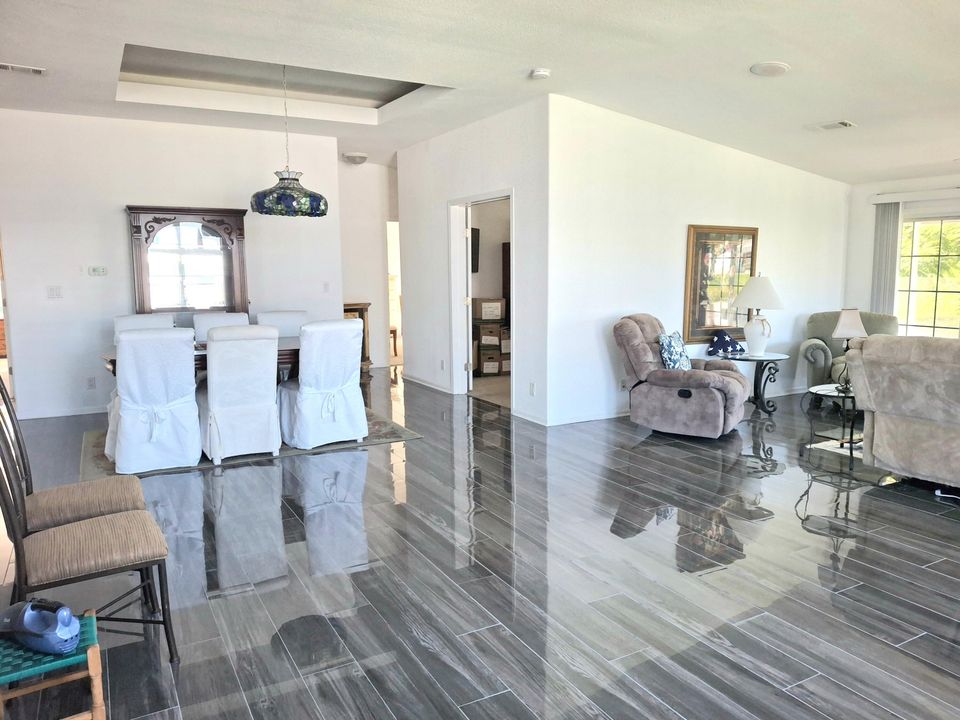 待售: $219,900 (2 贝兹, 2 浴室, 1840 平方英尺)