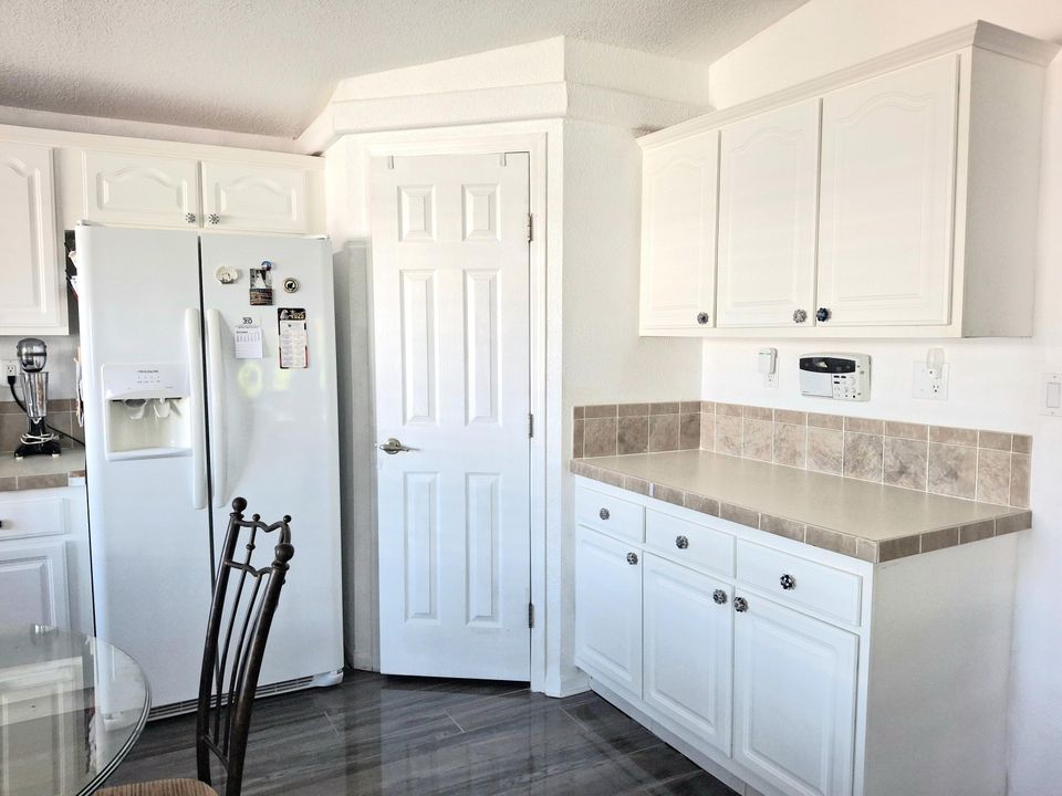 待售: $219,900 (2 贝兹, 2 浴室, 1840 平方英尺)