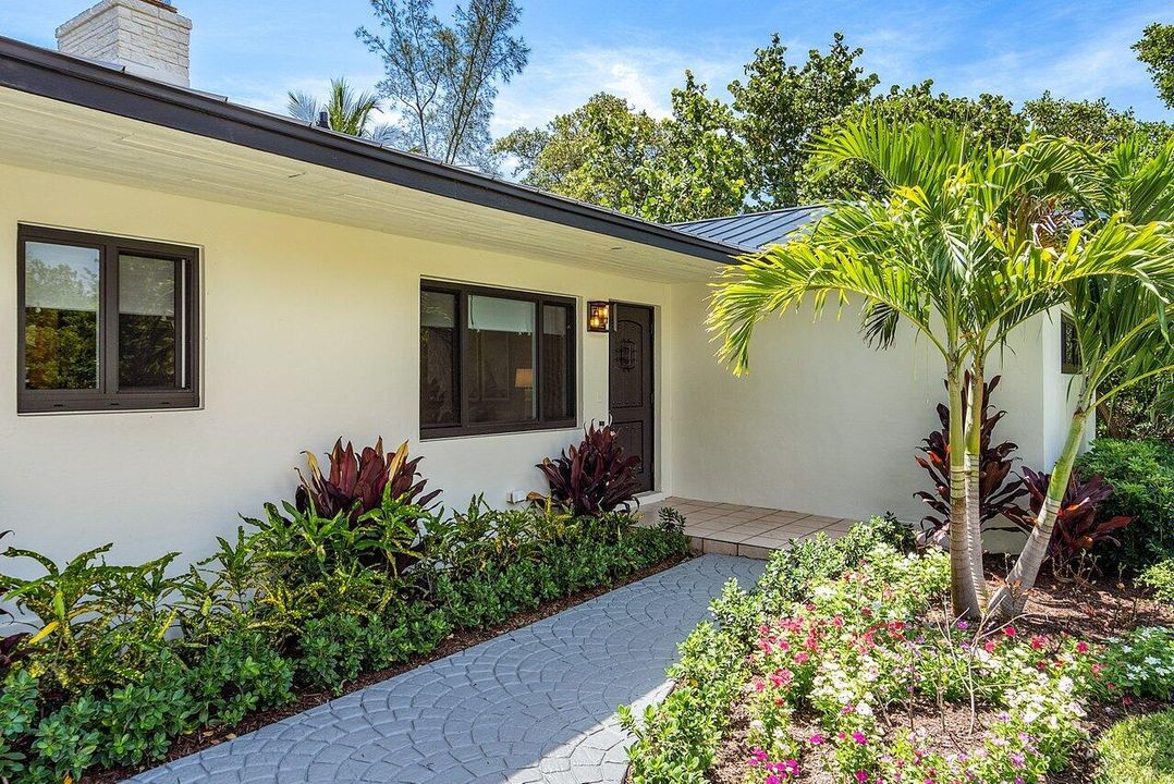 For Rent: $9,500 (3 beds, 2 baths, 1636 Square Feet)