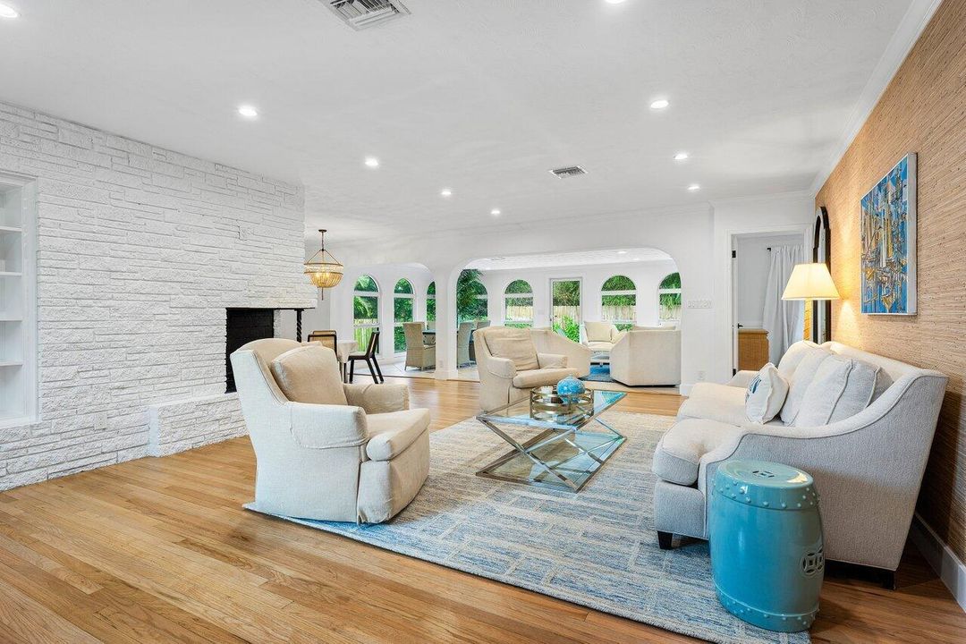 For Rent: $9,500 (3 beds, 2 baths, 1636 Square Feet)