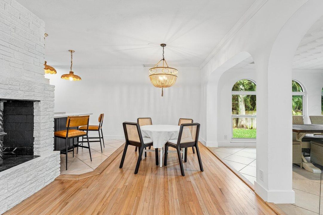 For Rent: $9,500 (3 beds, 2 baths, 1636 Square Feet)