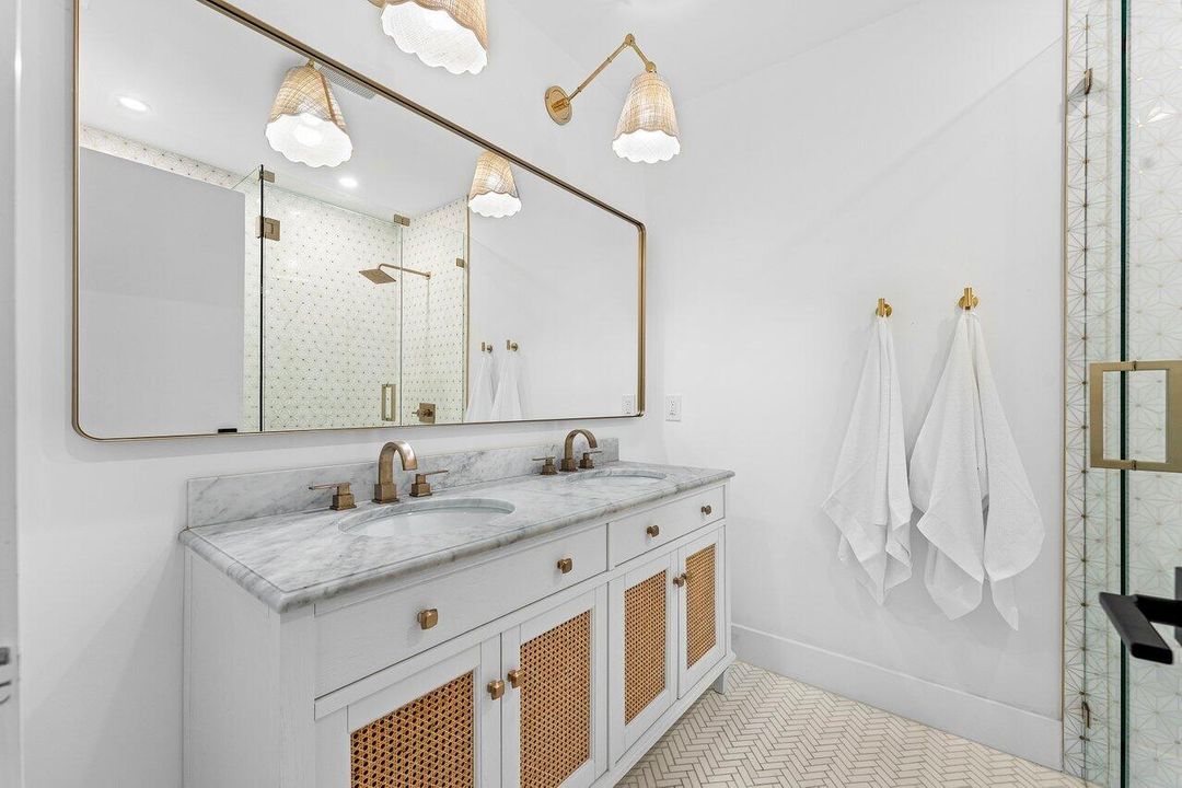 For Rent: $9,500 (3 beds, 2 baths, 1636 Square Feet)