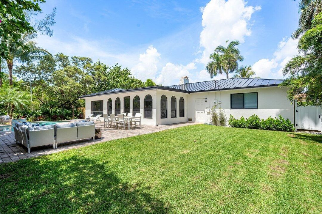 For Rent: $9,500 (3 beds, 2 baths, 1636 Square Feet)