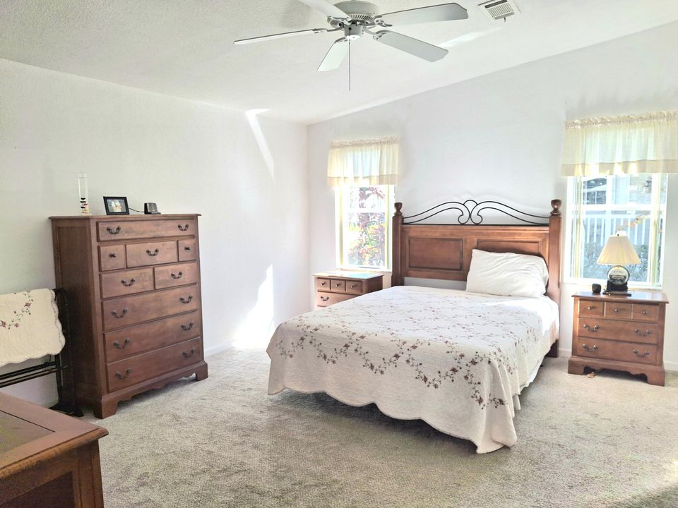 待售: $219,900 (2 贝兹, 2 浴室, 1840 平方英尺)