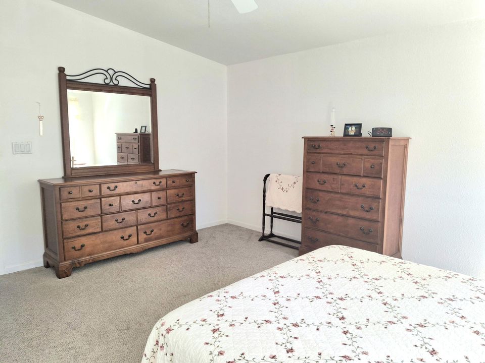 待售: $219,900 (2 贝兹, 2 浴室, 1840 平方英尺)