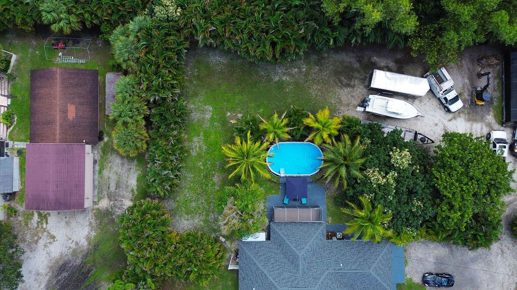 For Sale: $649,900 (4 beds, 2 baths, 1852 Square Feet)