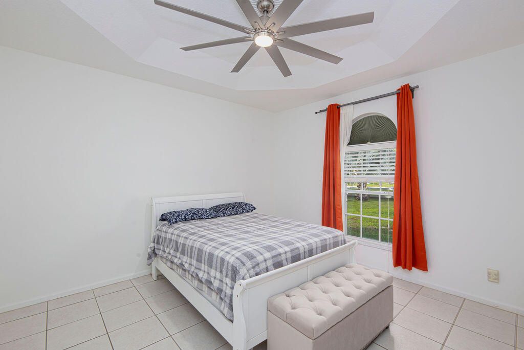 For Sale: $649,900 (4 beds, 2 baths, 1852 Square Feet)