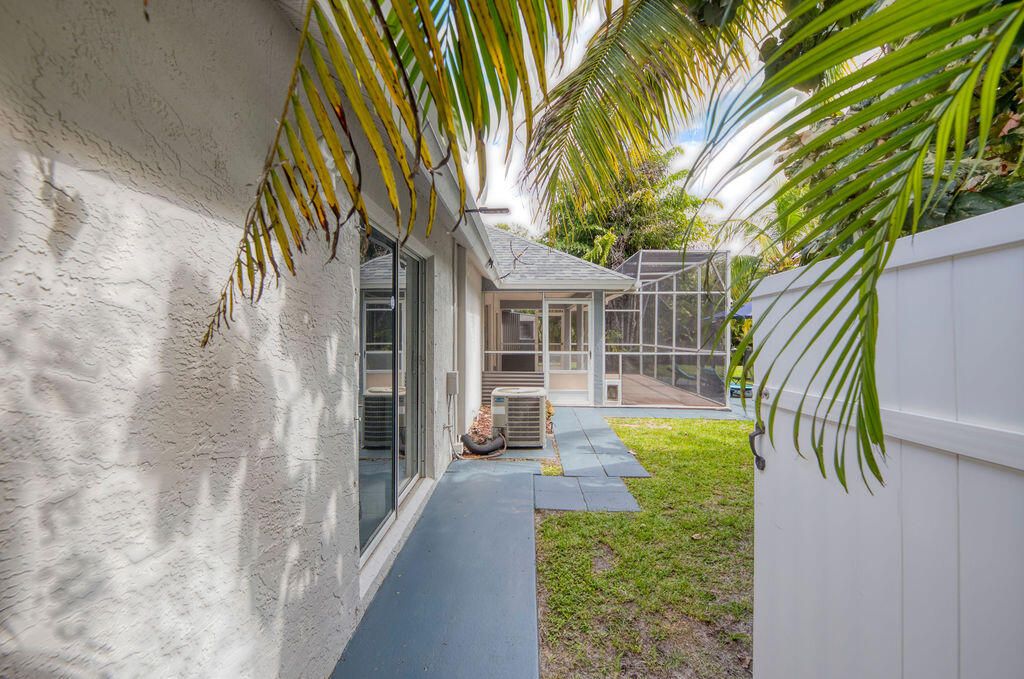 For Sale: $649,900 (4 beds, 2 baths, 1852 Square Feet)