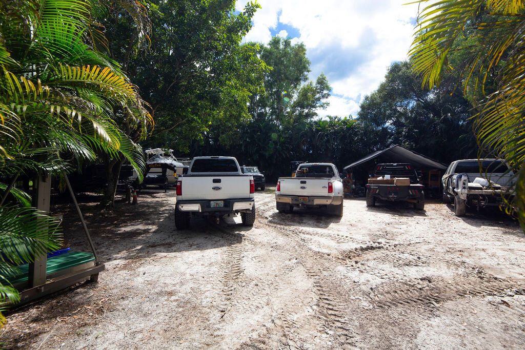 For Sale: $649,900 (4 beds, 2 baths, 1852 Square Feet)