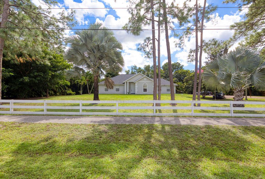 For Sale: $649,900 (4 beds, 2 baths, 1852 Square Feet)