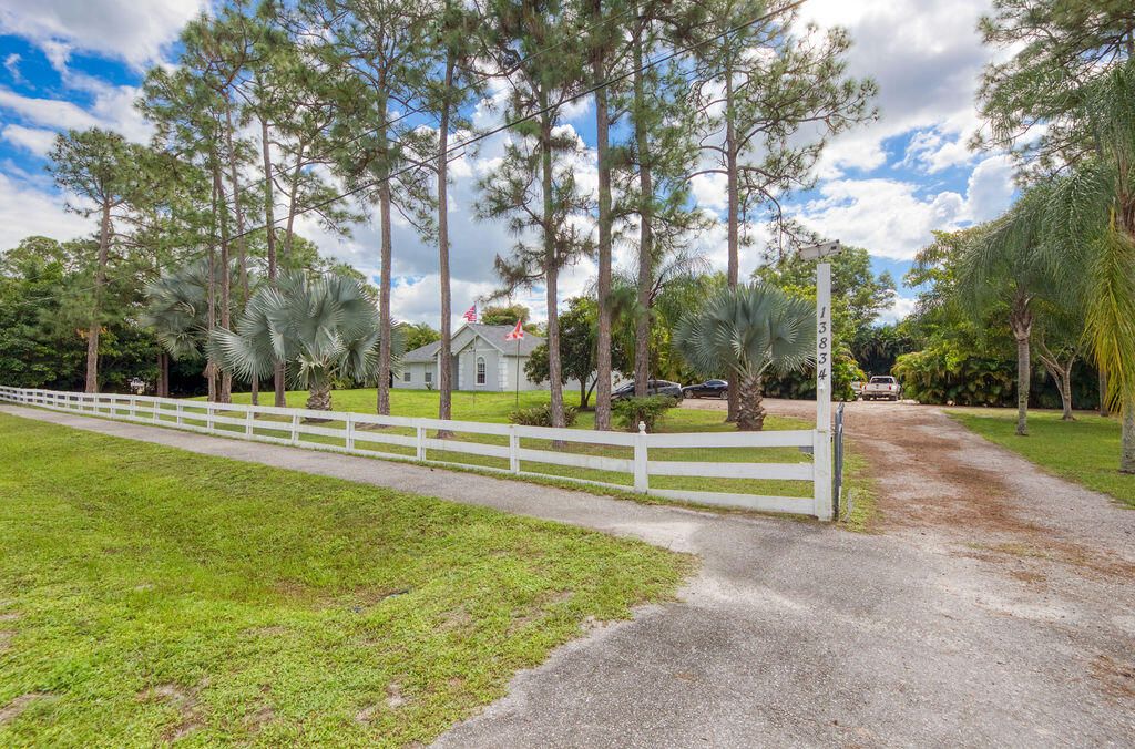 For Sale: $649,900 (4 beds, 2 baths, 1852 Square Feet)