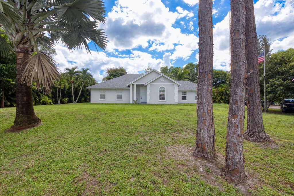 For Sale: $649,900 (4 beds, 2 baths, 1852 Square Feet)