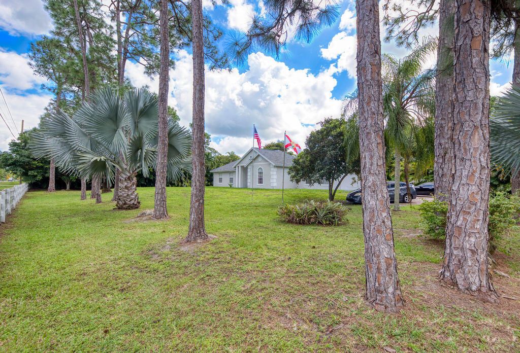 For Sale: $649,900 (4 beds, 2 baths, 1852 Square Feet)