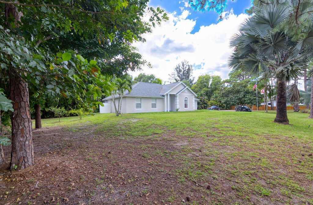 For Sale: $649,900 (4 beds, 2 baths, 1852 Square Feet)