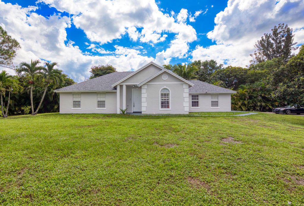 For Sale: $649,900 (4 beds, 2 baths, 1852 Square Feet)