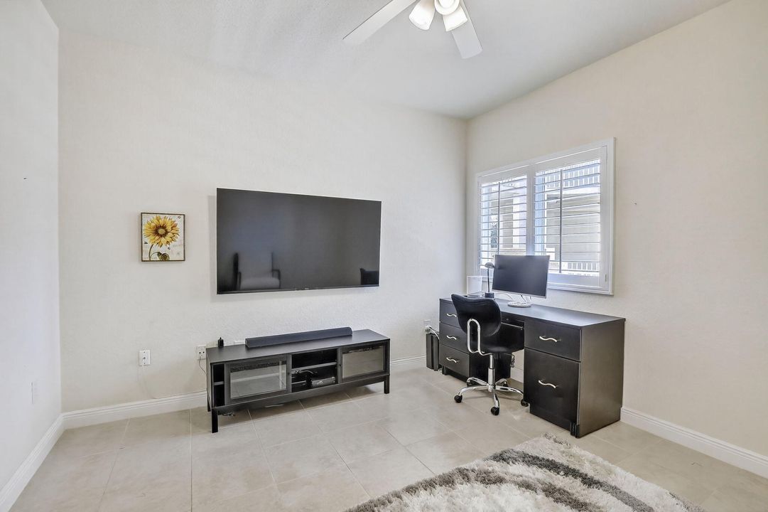 На продажу: $300,000 (2 спален, 2 ванн, 1508 Квадратных фут)