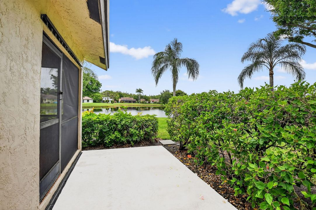 For Rent: $2,600 (3 beds, 2 baths, 1187 Square Feet)