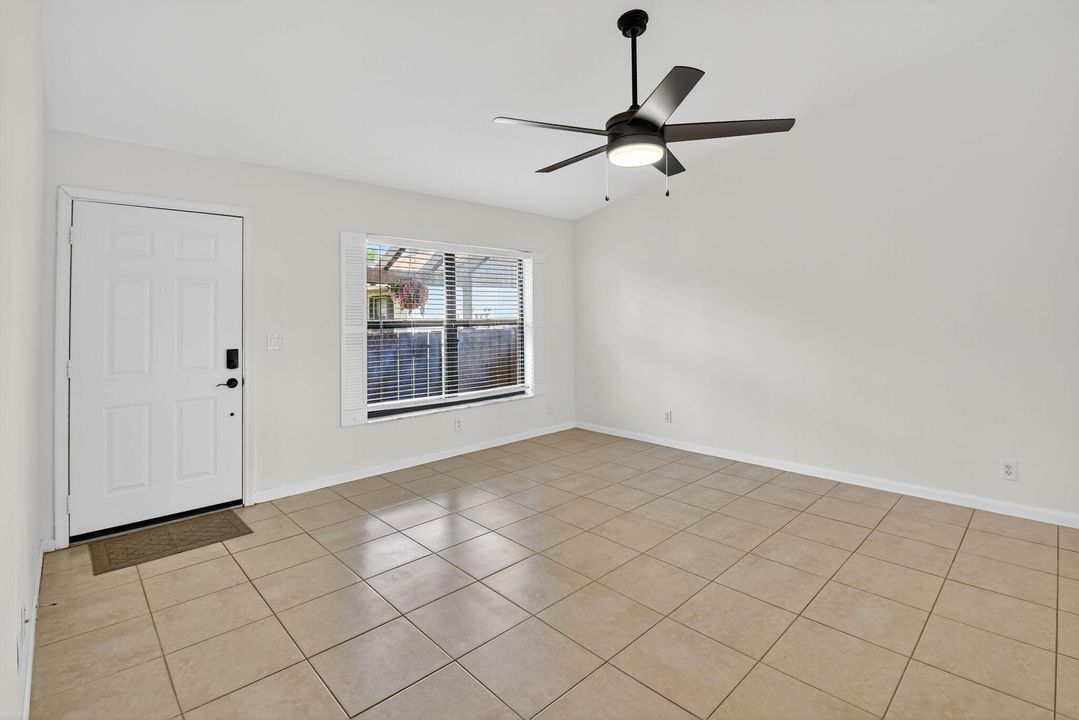 For Rent: $2,600 (3 beds, 2 baths, 1187 Square Feet)