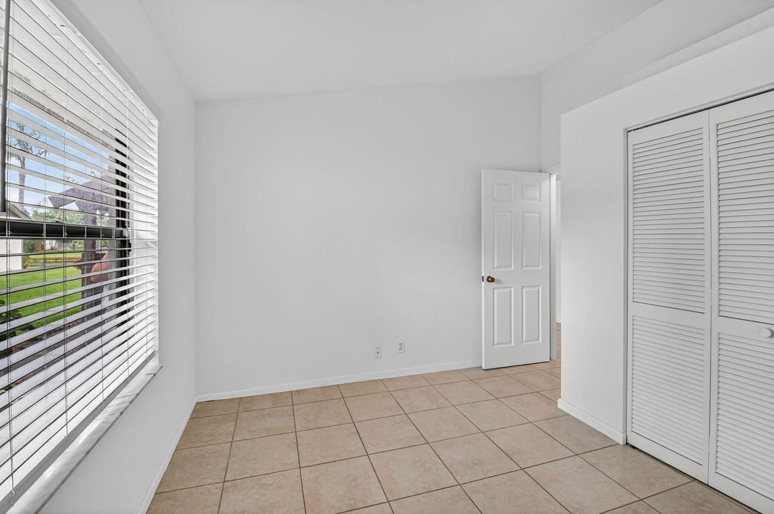 For Rent: $2,600 (3 beds, 2 baths, 1187 Square Feet)