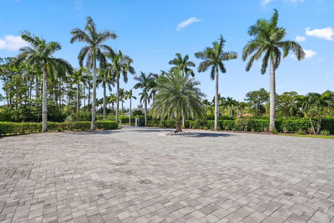 For Sale: $1,595,000 (4 beds, 3 baths, 2324 Square Feet)