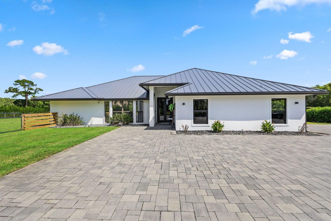 For Sale: $1,595,000 (4 beds, 3 baths, 2324 Square Feet)