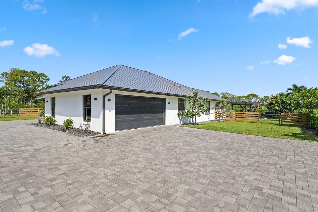 For Sale: $1,595,000 (4 beds, 3 baths, 2324 Square Feet)