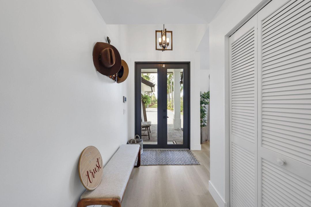 For Sale: $1,595,000 (4 beds, 3 baths, 2324 Square Feet)