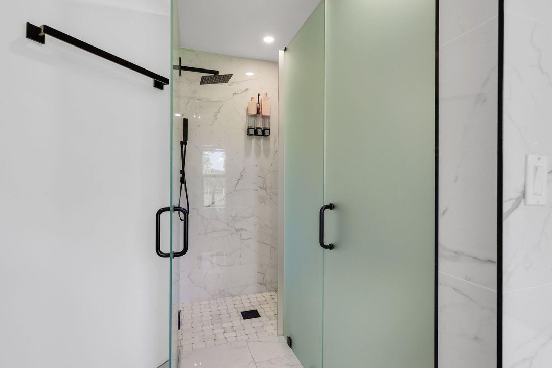 For Sale: $1,595,000 (4 beds, 3 baths, 2324 Square Feet)