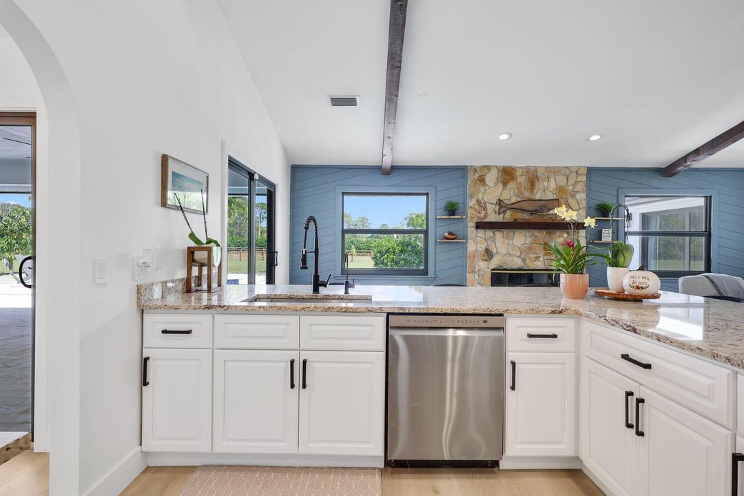 For Sale: $1,595,000 (4 beds, 3 baths, 2324 Square Feet)