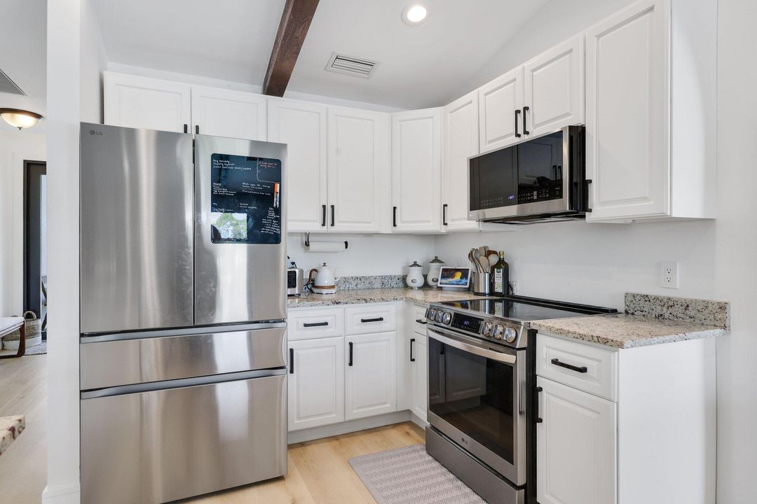 For Sale: $1,595,000 (4 beds, 3 baths, 2324 Square Feet)