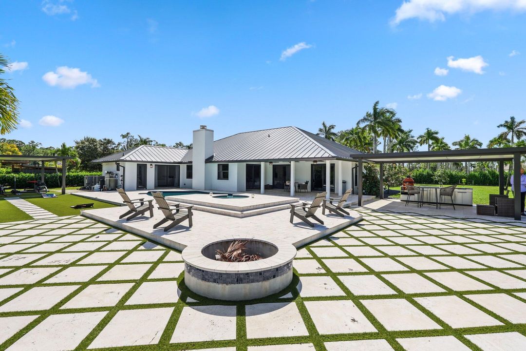 For Sale: $1,595,000 (4 beds, 3 baths, 2324 Square Feet)