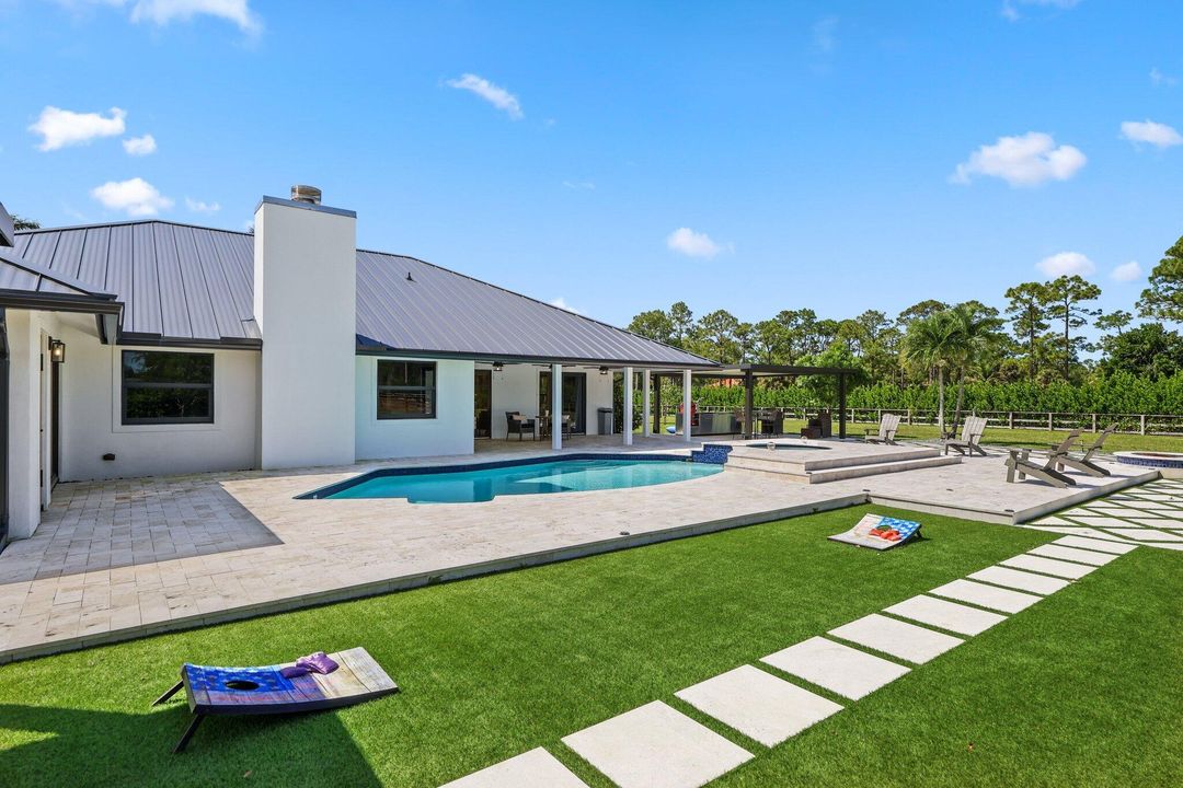 For Sale: $1,595,000 (4 beds, 3 baths, 2324 Square Feet)