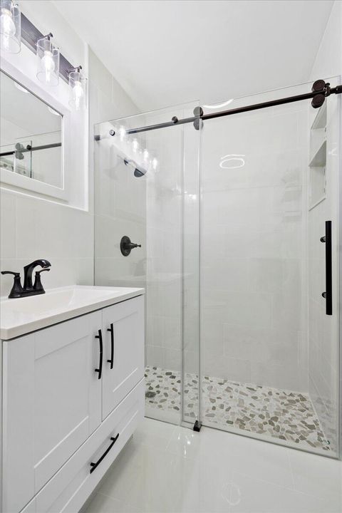 Под контрактом: $2,500 (1 спален, 1 ванн, 575 Квадратных фут)