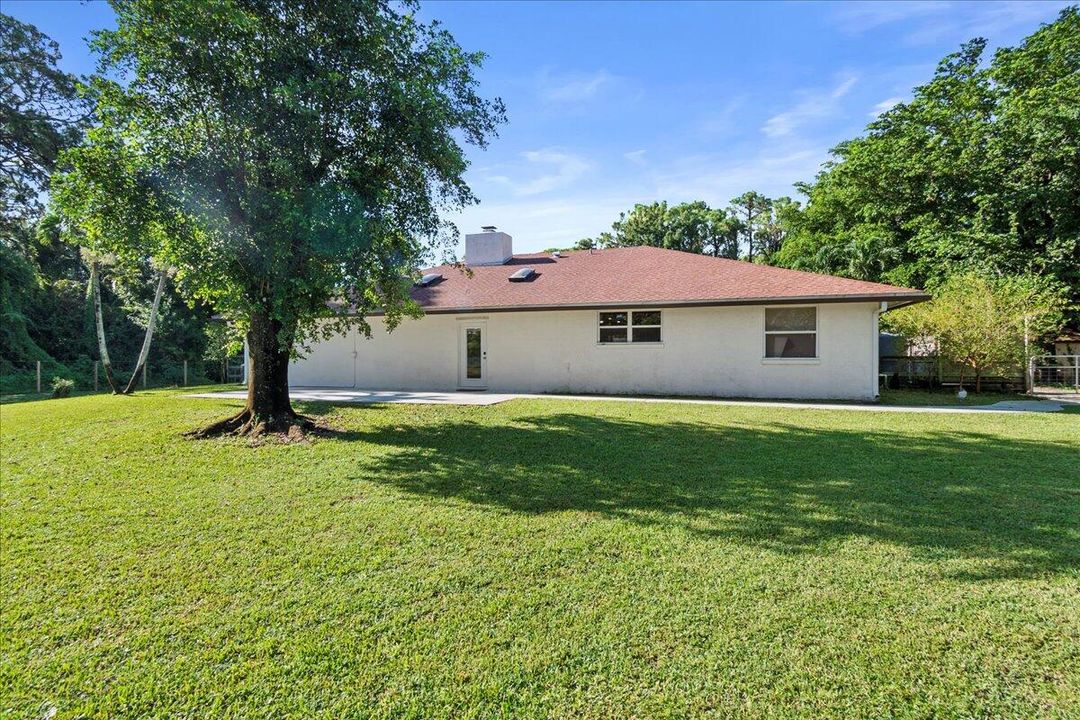 Под контрактом: $2,500 (1 спален, 1 ванн, 575 Квадратных фут)