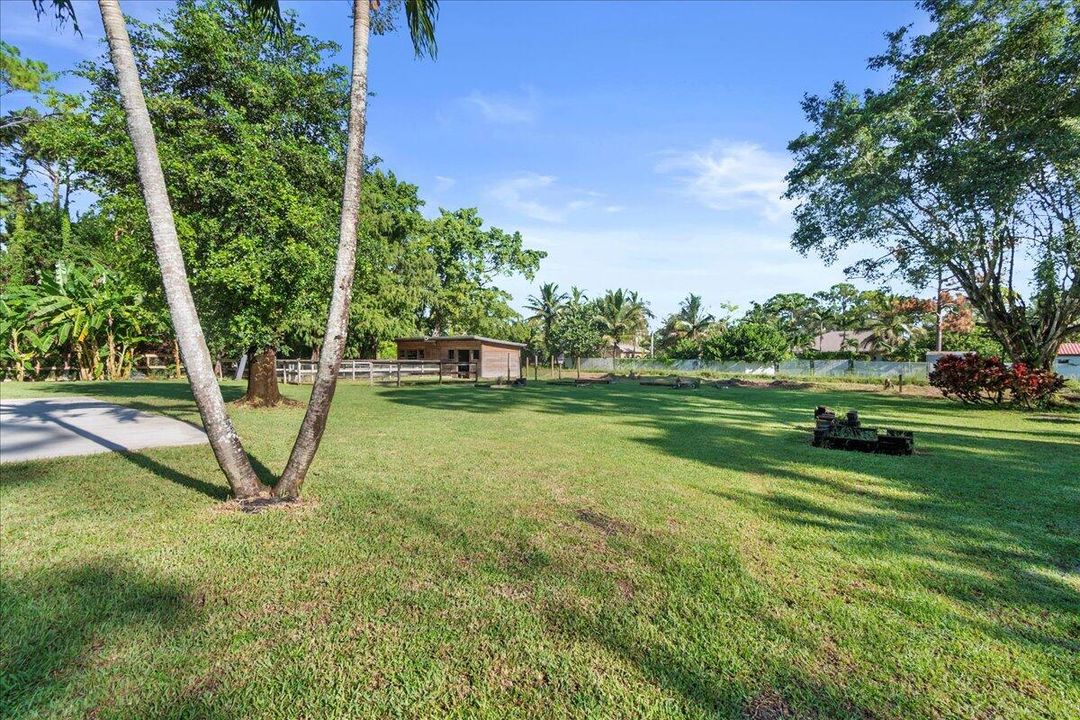 Под контрактом: $2,500 (1 спален, 1 ванн, 575 Квадратных фут)