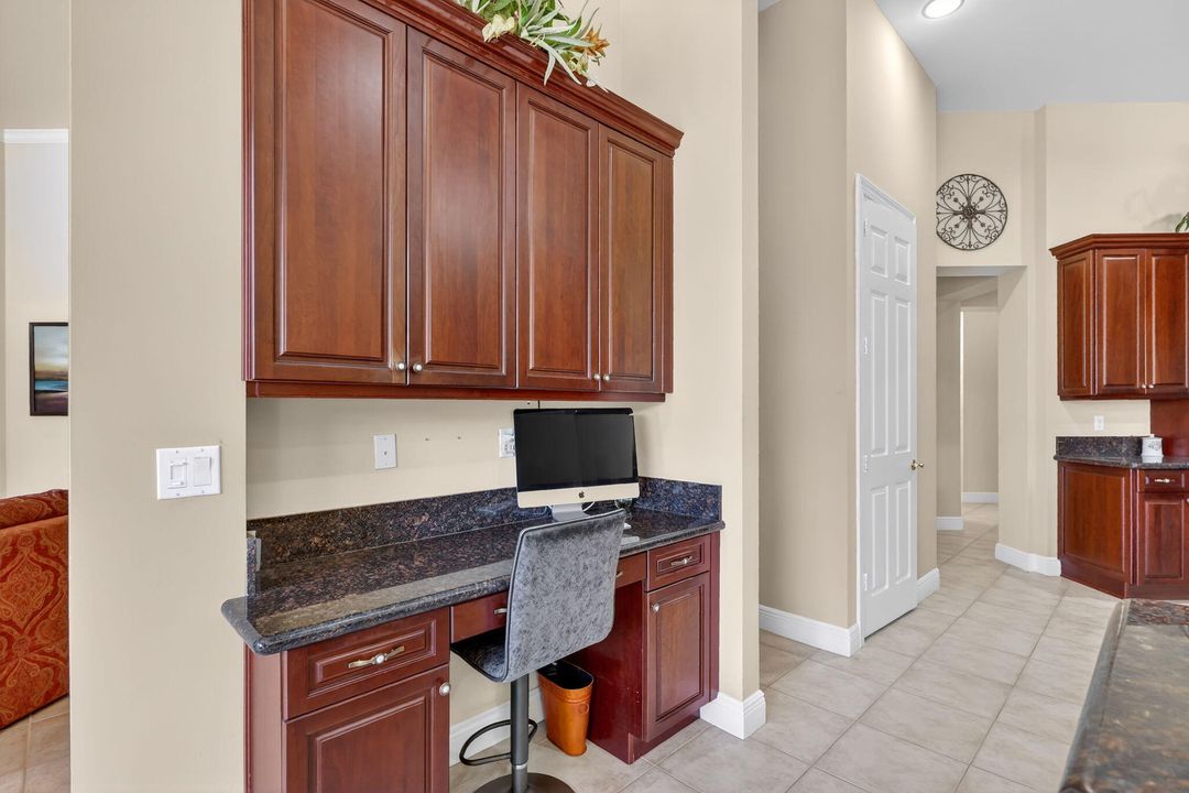 待售: $1,279,000 (4 贝兹, 3 浴室, 3651 平方英尺)