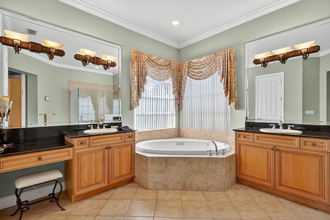 待售: $1,279,000 (4 贝兹, 3 浴室, 3651 平方英尺)