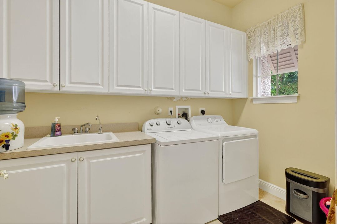 待售: $1,279,000 (4 贝兹, 3 浴室, 3651 平方英尺)