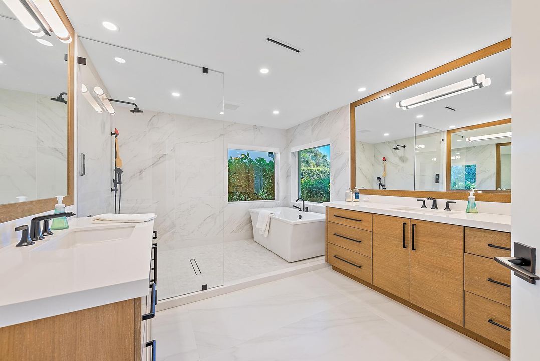 Active With Contract: $20,000 (4 beds, 4 baths, 3430 Square Feet)