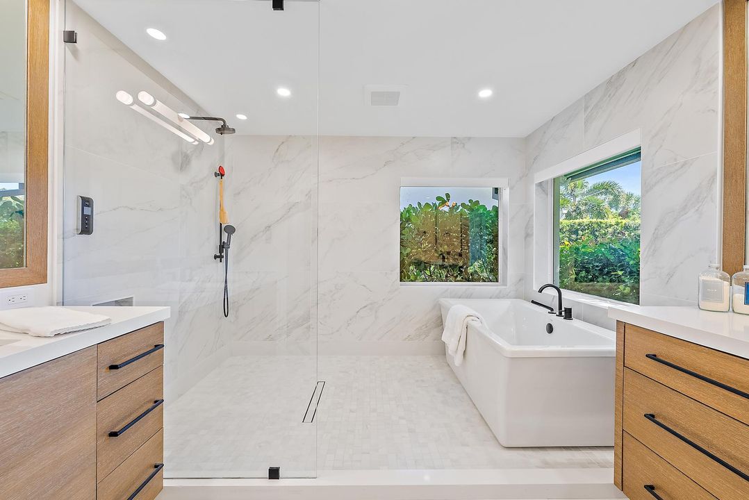 Active With Contract: $20,000 (4 beds, 4 baths, 3430 Square Feet)