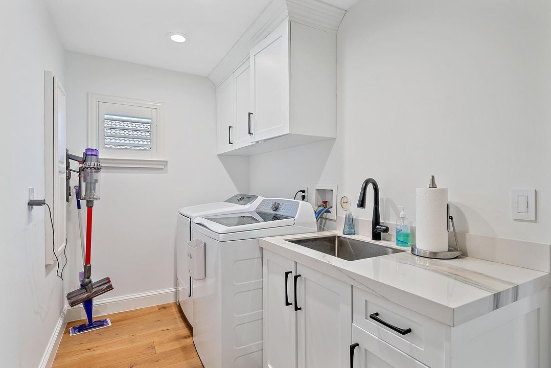 Active With Contract: $20,000 (4 beds, 4 baths, 3430 Square Feet)