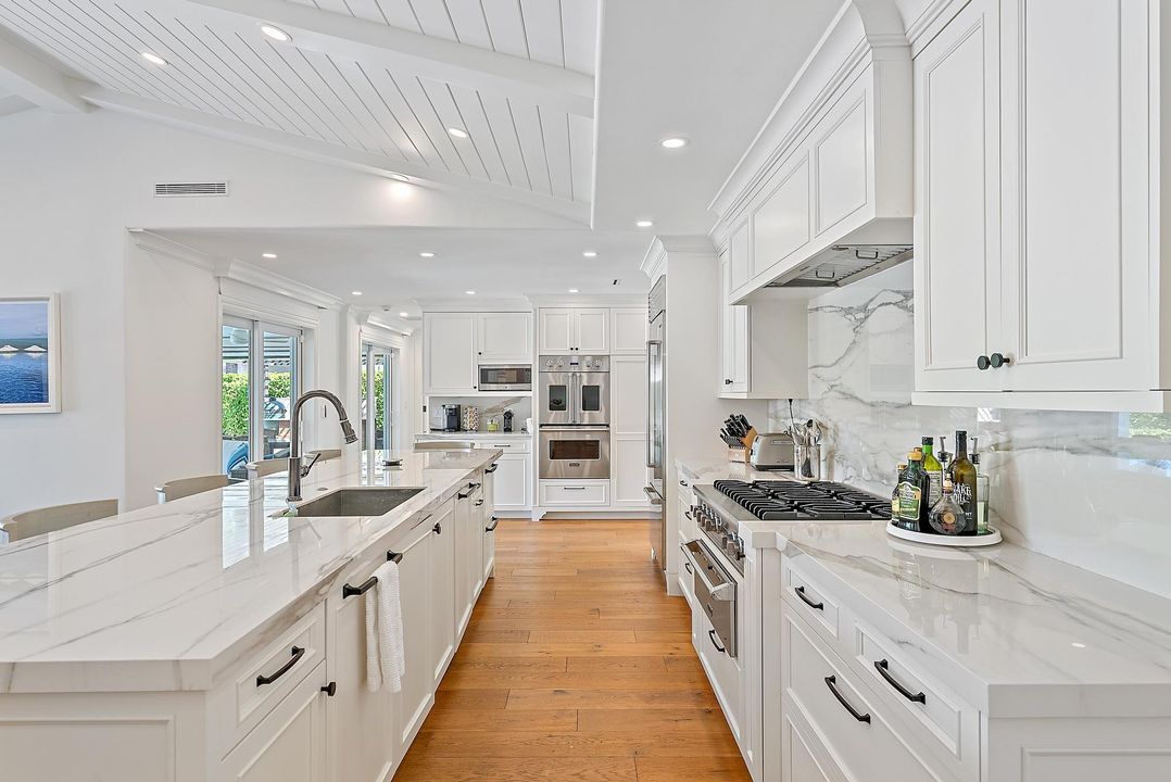 Active With Contract: $20,000 (4 beds, 4 baths, 3430 Square Feet)