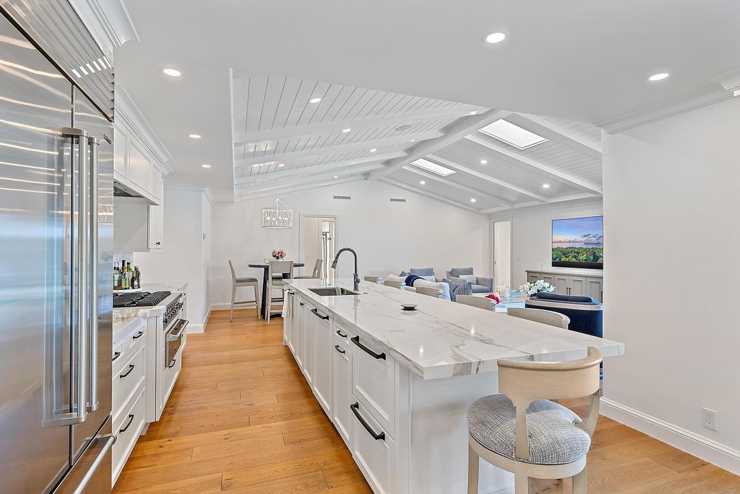 Active With Contract: $20,000 (4 beds, 4 baths, 3430 Square Feet)